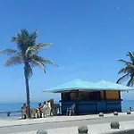 Apartamento dúplex com vista mar